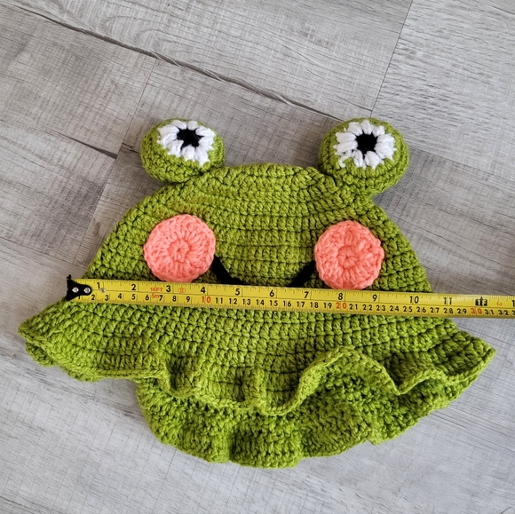 FROG Crochet Hat Beautiful handmade crochet hat with new materials, OS Adult - Picture 2 of 4